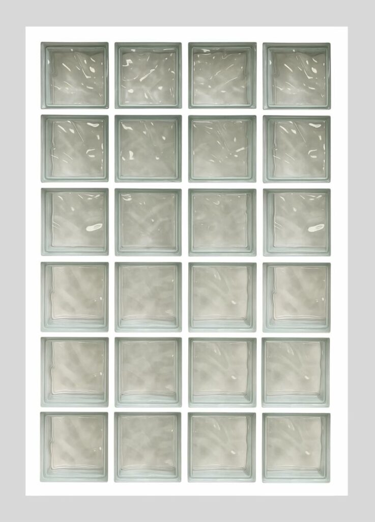 image d'un panneau comportant 24 briques de verre assemblés au mortier avec un motif nuage ondulé